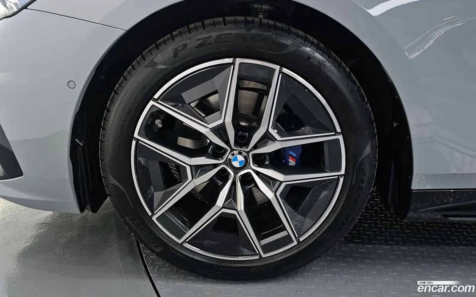 BMW 5 Series 520i M 2025 — миниатюра 5