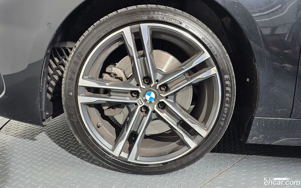BMW 1 Series 120i M 2023 — миниатюра 2
