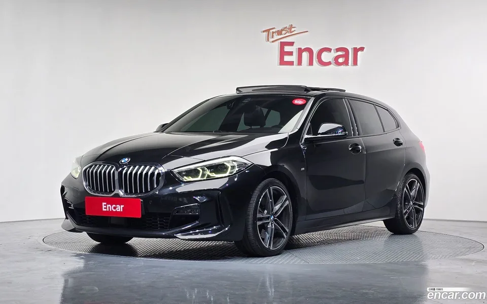 BMW 1 Series 120i M 2023 — фото 1, купить с доставкой в Москву