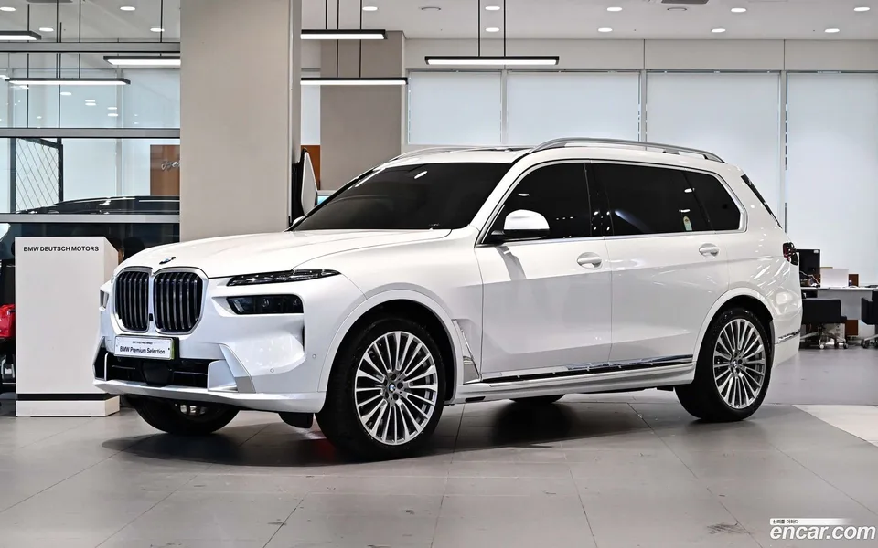 BMW X7 xDrive 40i 6 2025 — фото 1, купить с доставкой в Москву