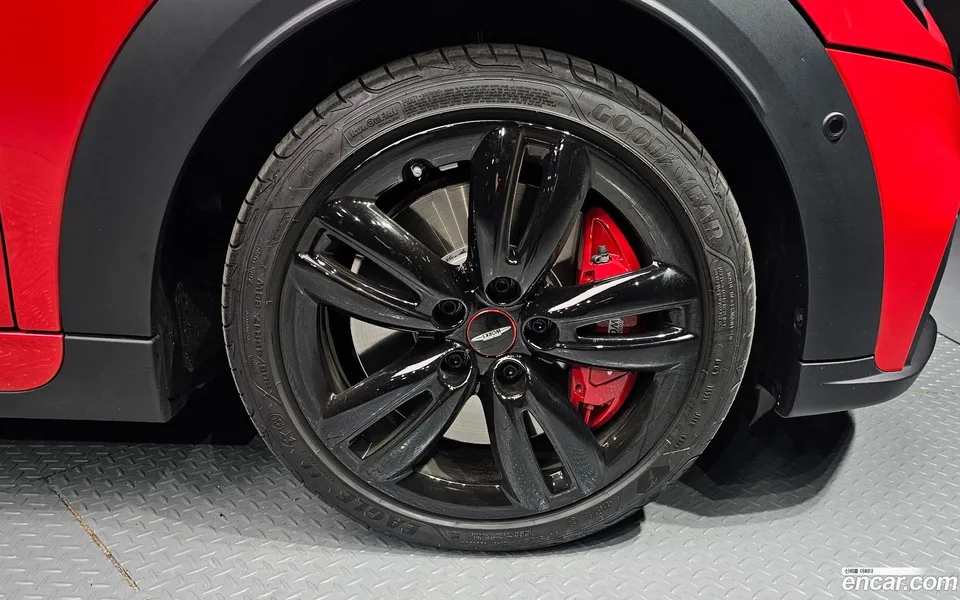 MINI Cooper S Convertible JCW 2024 — миниатюра 2