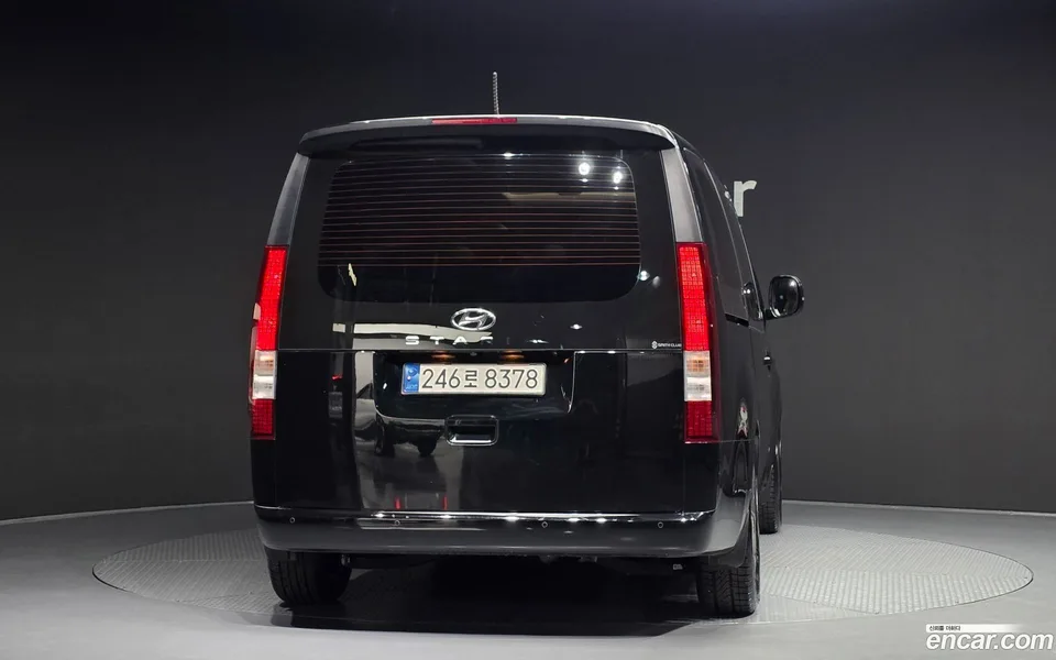 Hyundai Staria 9 2022 — миниатюра 4