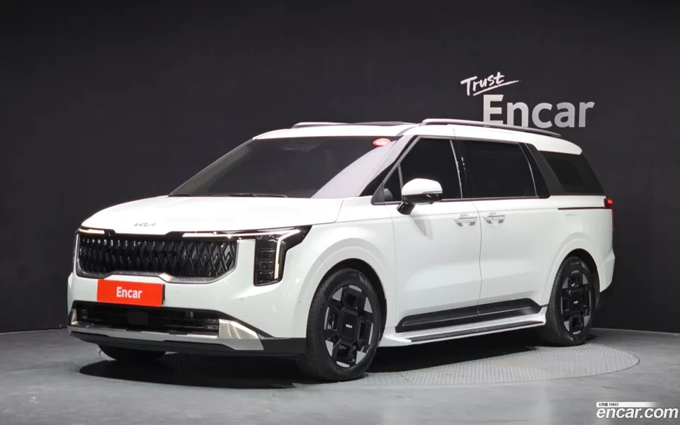 Kia Carnival 7 2025 — photo 1, buy with delivery to Moscow