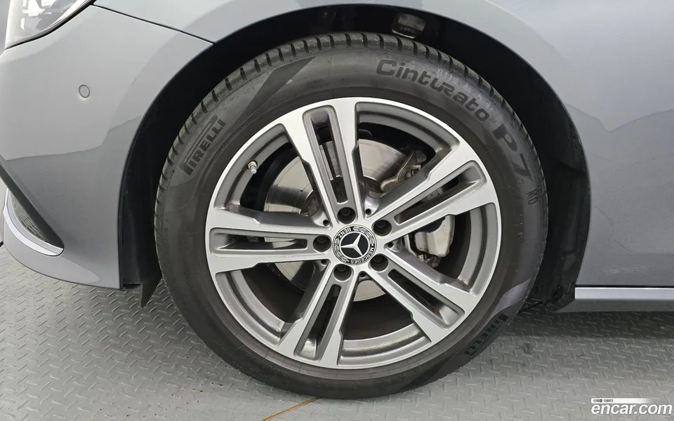 Mercedes-Benz E-Class E250 2023 — миниатюра 2