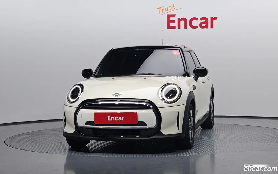 MINI Cooper 5 2022 — миниатюра 3