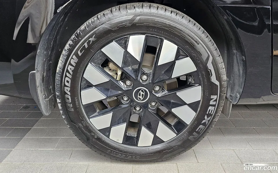 Hyundai Staria L3.5 9 2024 — миниатюра 5