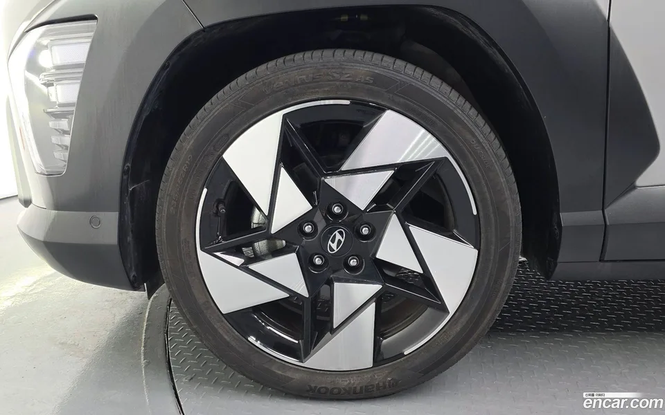 Hyundai Kona 1.6 4WD 2023 — миниатюра 2