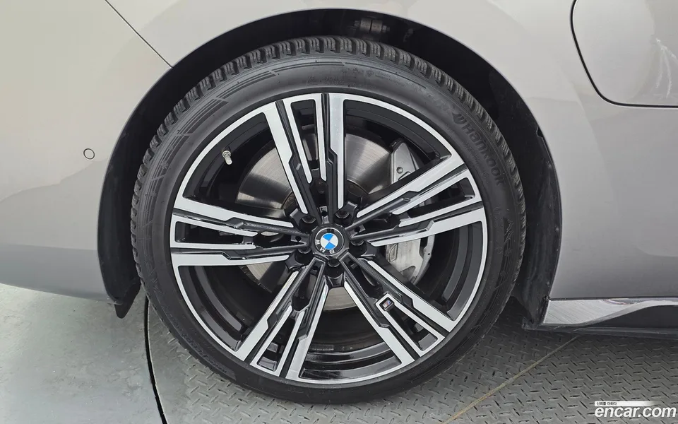 BMW 7 Series 750e xDrive M 2023 — миниатюра 5