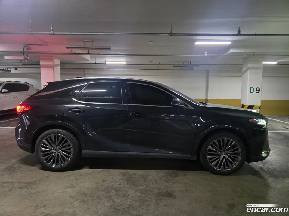 Lexus RX 350h 2023 — миниатюра 3
