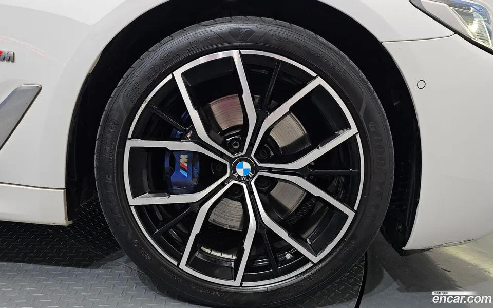 BMW 5 Series 530i M 2023 — миниатюра 2