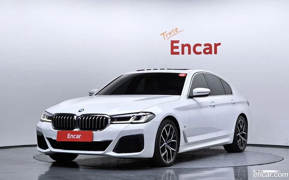 BMW 5 Series 530i M 2023 — фото 1, купить с доставкой в Москву