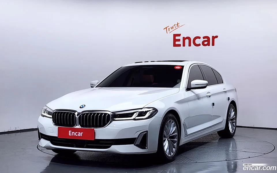 BMW 5 Series 520i 2022 — фото 1, купить с доставкой в Москву