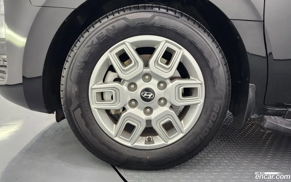 Hyundai Staria L3.5 5 2025 — миниатюра 2