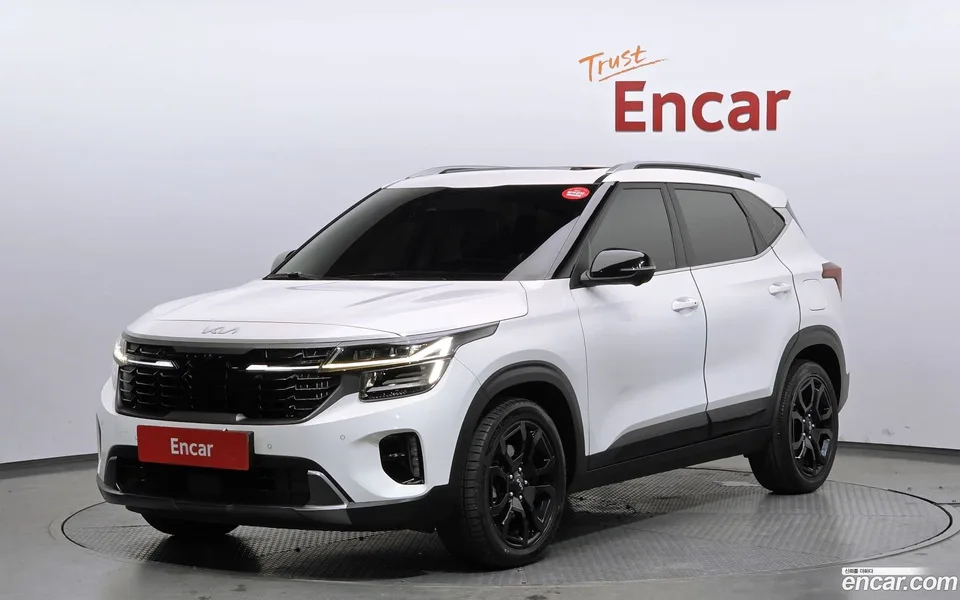 Kia Seltos 1.6 2WD 2022 — фото 1, купить с доставкой в Москву