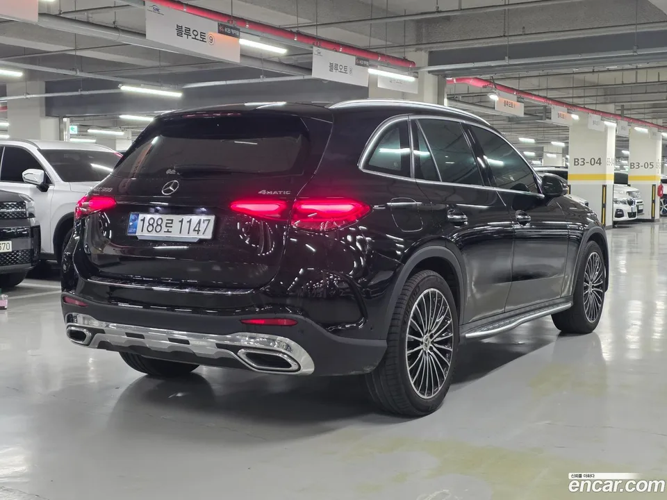 Mercedes-Benz GLC-Class GLC300 4MATIC AMG Line 2024 — thumbnail 4