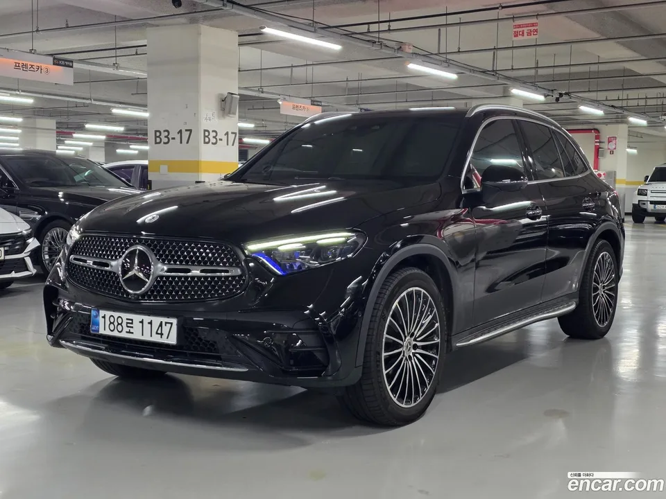 Mercedes-Benz GLC-Class GLC300 4MATIC AMG Line 2024 — фото 1, купить с доставкой в Москву