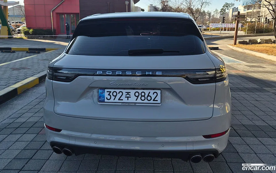 Porsche Cayenne 4.0 2023 — миниатюра 4