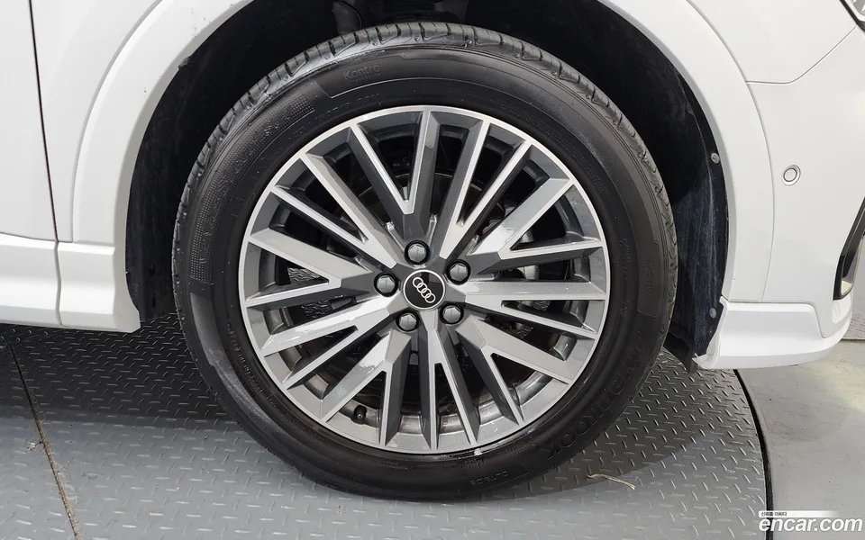 Audi Q3 35 TDI 2025 — миниатюра 5