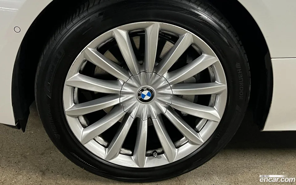 BMW 6 Series GT 630i xDrive 2023 — миниатюра 2