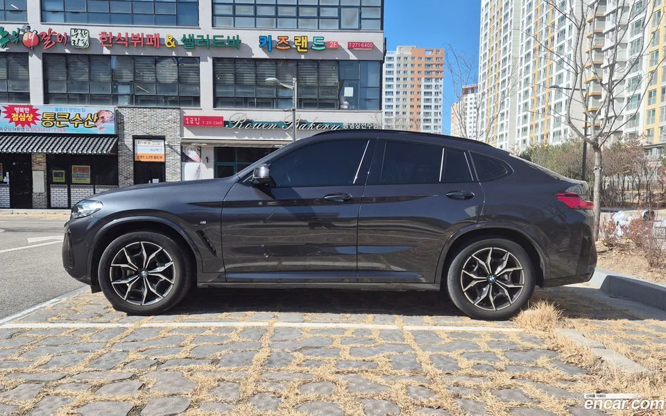 BMW X4 xDrive20d M 2023 — миниатюра 2