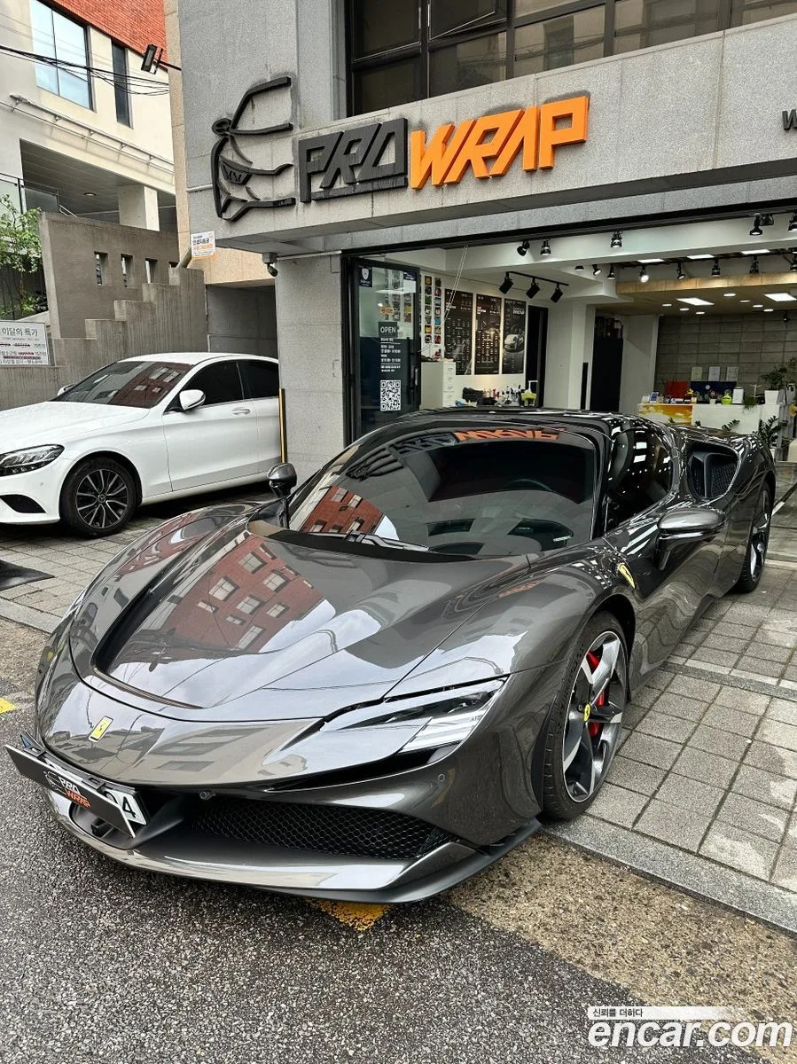 Ferrari SF90 Spider 4.0 2023 — фото 1, купить с доставкой в Москву