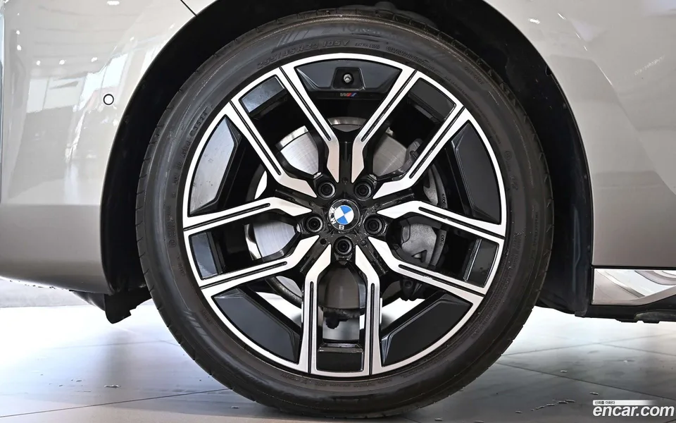 BMW 7 Series 740d xDrive M 2025 — миниатюра 5
