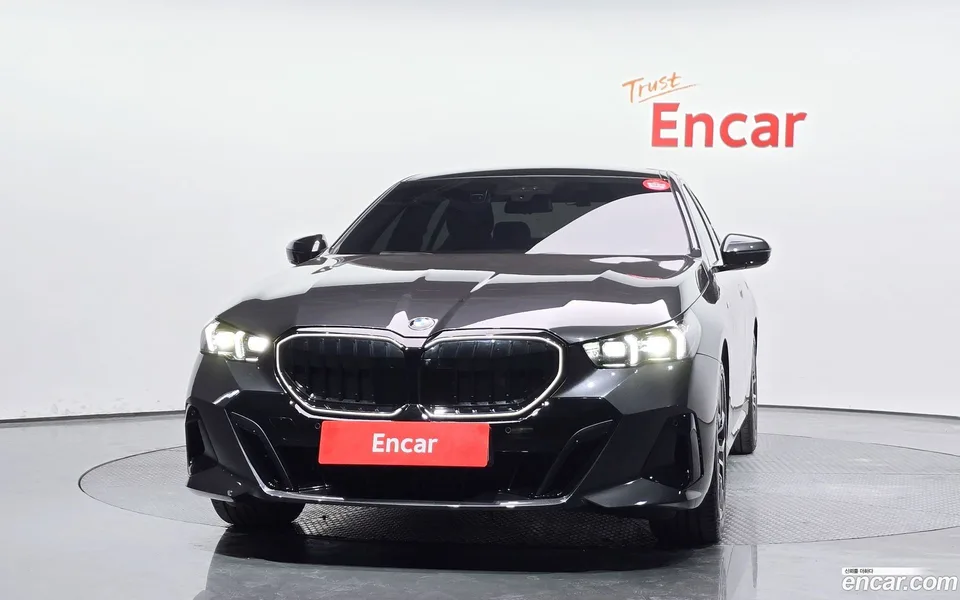 BMW 5 Series 520i 2024 — миниатюра 3