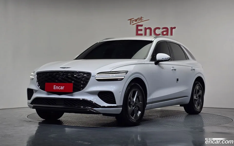 Genesis GV70 2.5T 2WD 2024 — фото 1, купить с доставкой в Москву