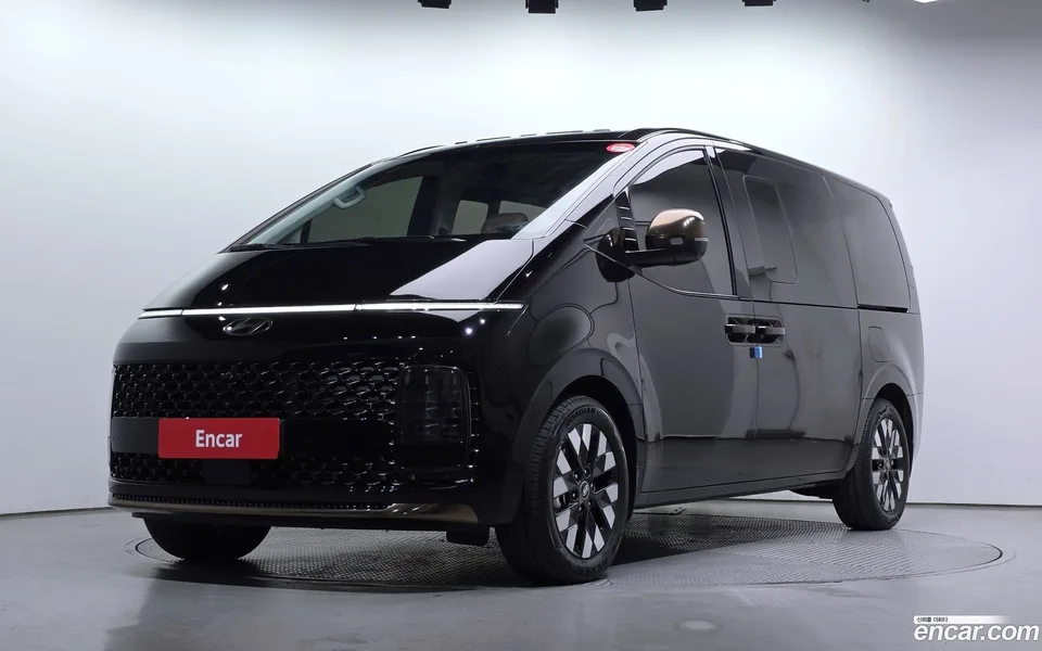 Hyundai Staria HEV 1.6 7 2025 — фото 1, купить с доставкой в Москву