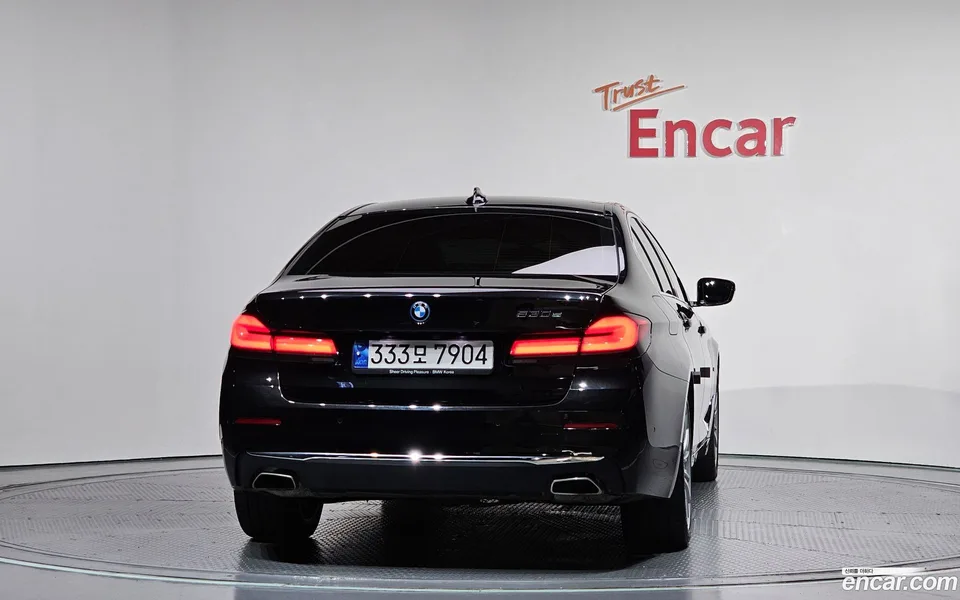 BMW 5 Series 530e 2023 — миниатюра 4