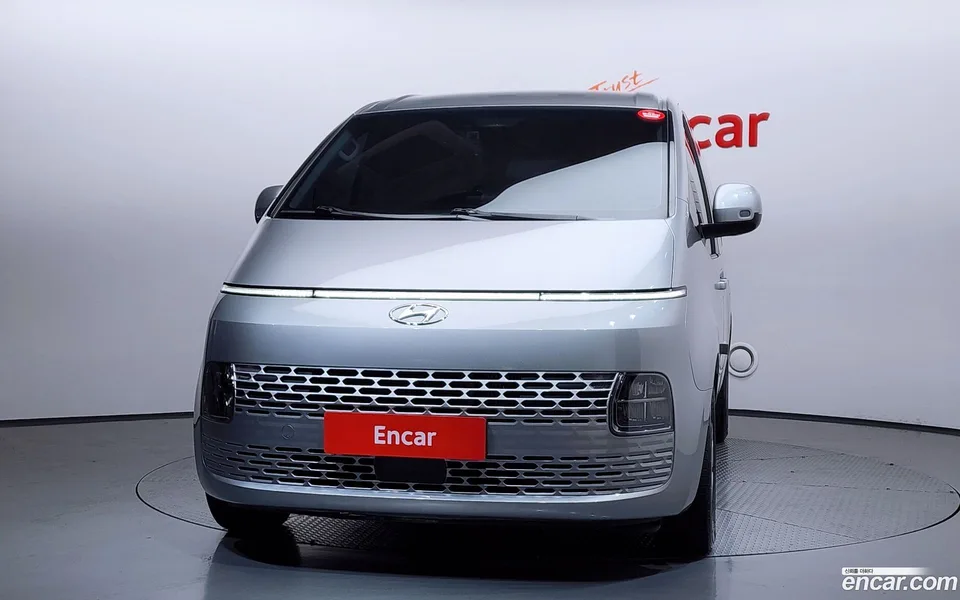 Hyundai Staria 3 2023 — миниатюра 3