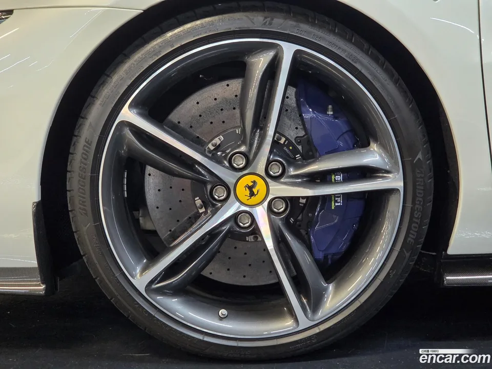Ferrari 296 GTS 3.0 V6 2023 — миниатюра 2