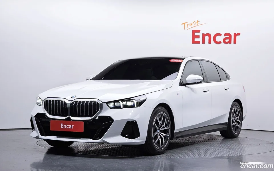 BMW 5 Series 523d xDrive M 2025 — фото 1, купить с доставкой в Москву