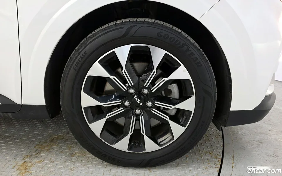 Kia Carnival 9 2022 — миниатюра 5