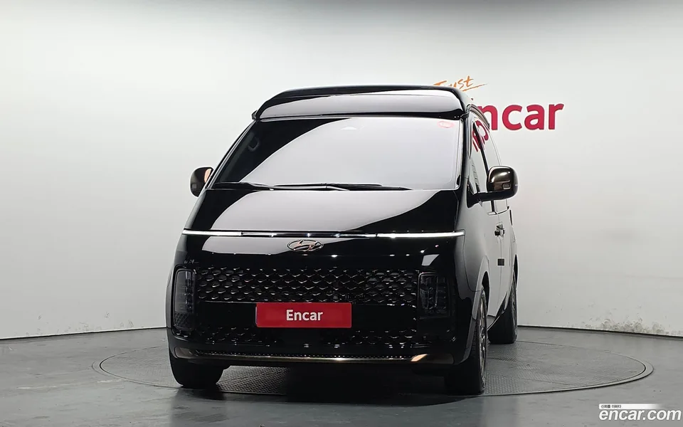 Hyundai Staria 2WD 2023 — миниатюра 3