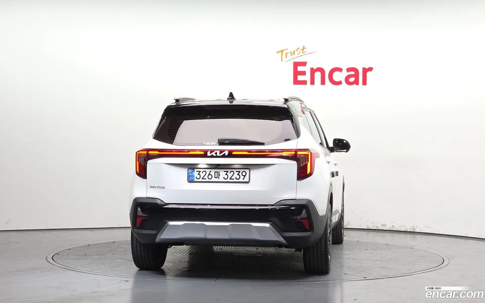 Kia Seltos 1.6 2WD 2023 — миниатюра 4