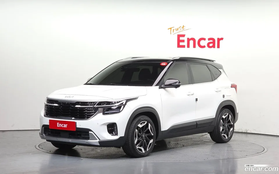 Kia Seltos 1.6 2WD 2023 — фото 1, купить с доставкой в Москву