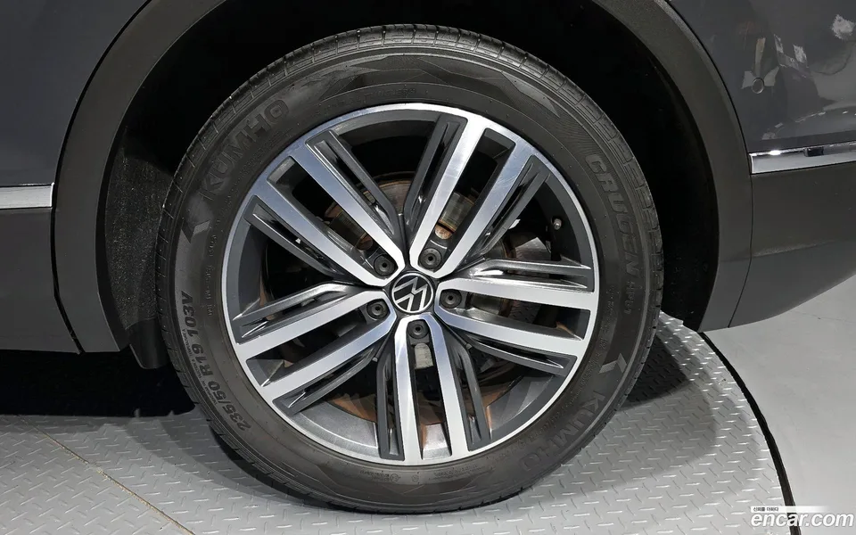 Volkswagen Tiguan 2.0 TDI 2022 — миниатюра 2