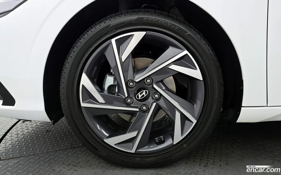 Hyundai Avante CN7 1.6 2025 — миниатюра 2