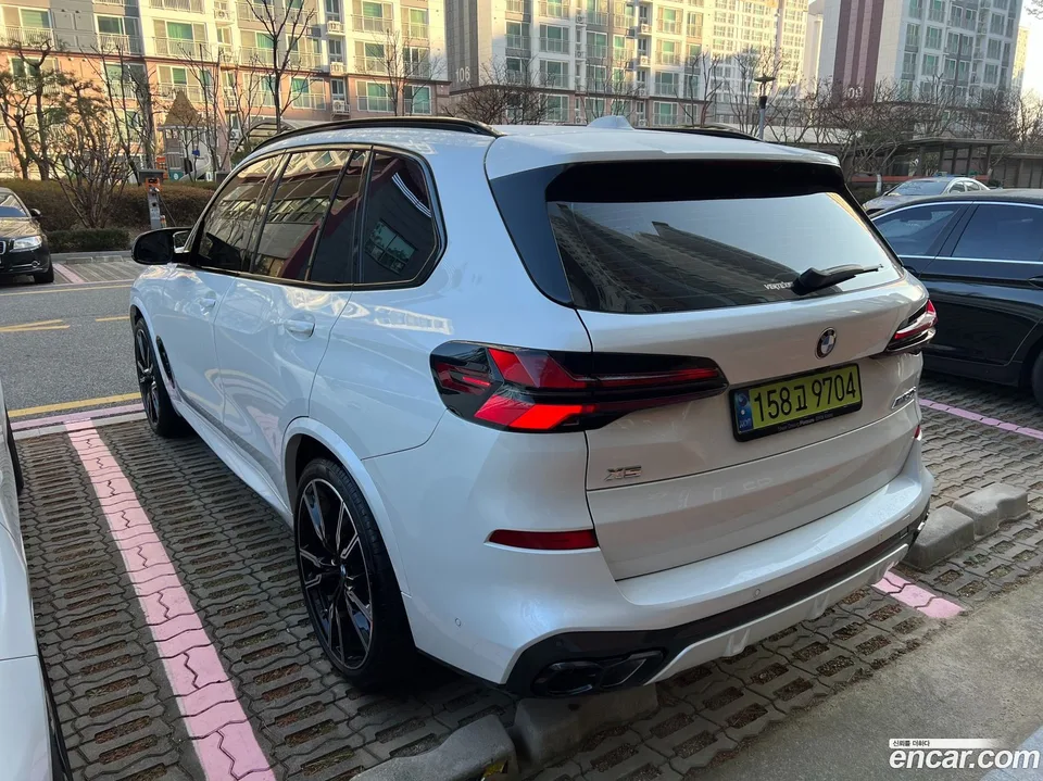BMW X5 M60i 2024 — thumbnail 4
