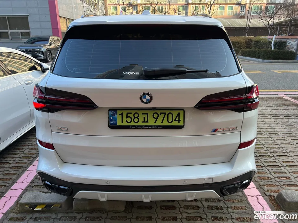 BMW X5 M60i 2024 — thumbnail 5