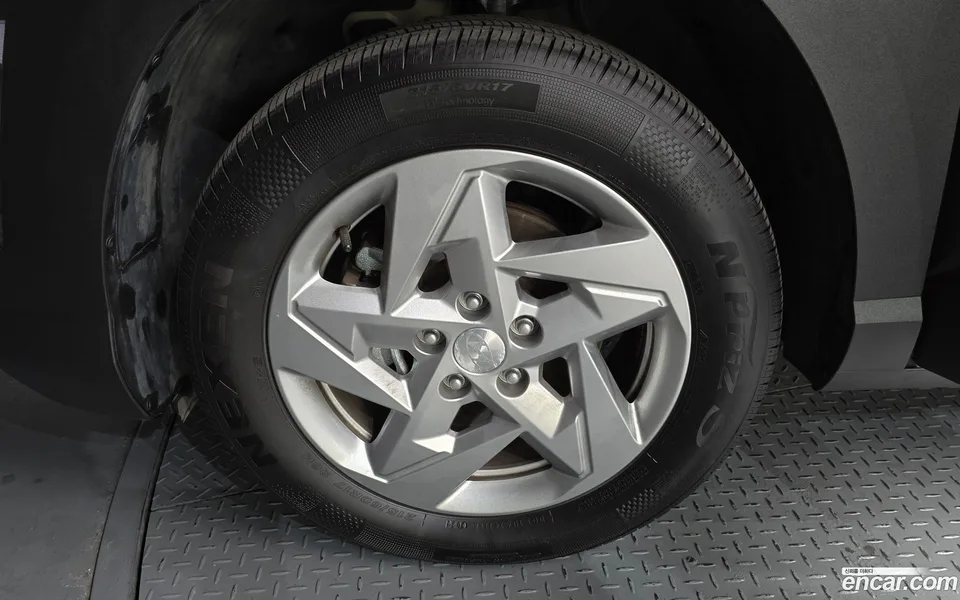 Hyundai Kona 1.6 2WD 2023 — миниатюра 2