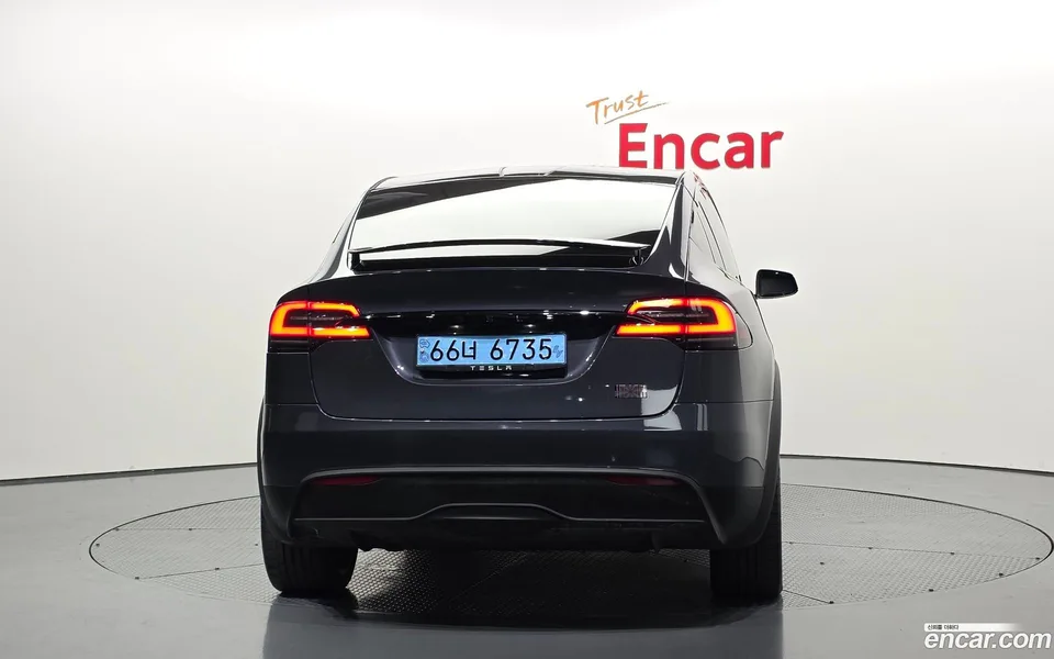 Tesla Model X 2023 — миниатюра 4