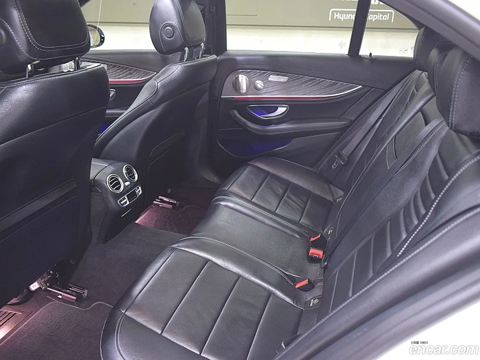 Mercedes-Benz E-Class E350 4MATIC AMG Line 2022 — миниатюра 2