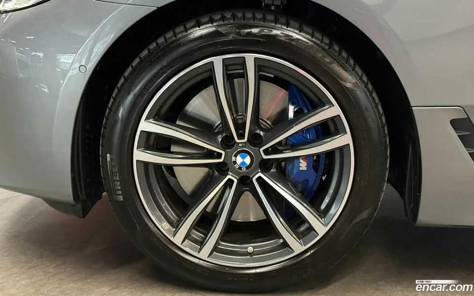 BMW 6 Series GT 620d M 2023 — миниатюра 2