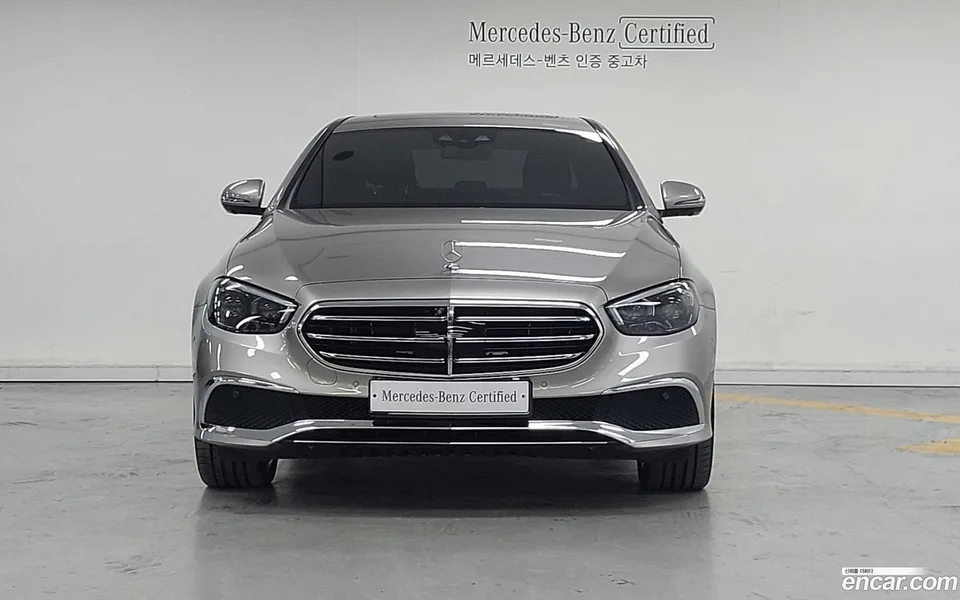 Mercedes-Benz E-Class E300e 4MATIC 2022 — thumbnail 3