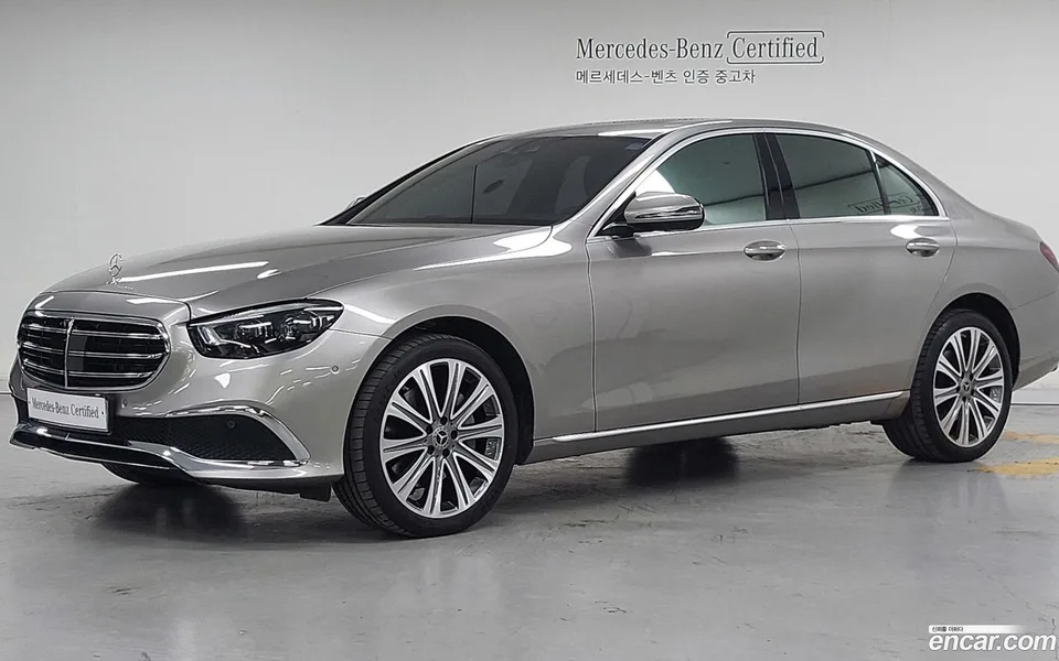 Mercedes-Benz E-Class E300e 4MATIC 2022 — photo 1, buy with delivery to Moscow