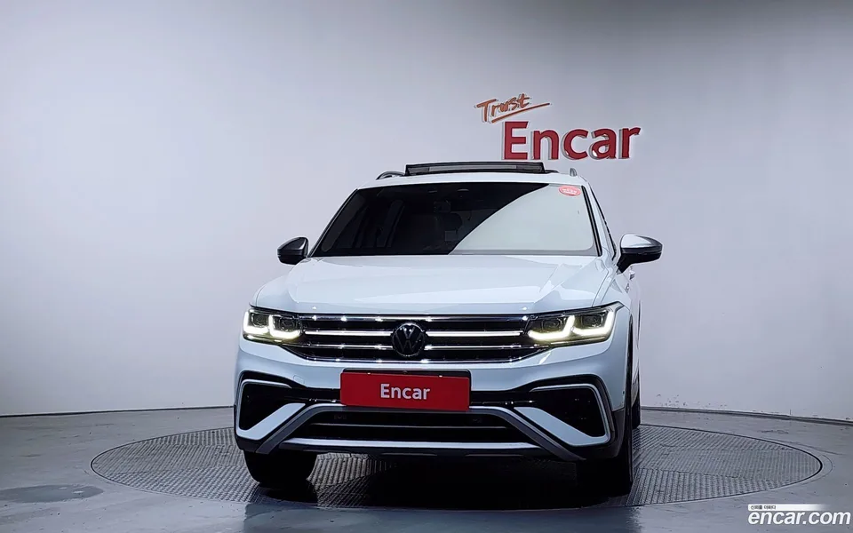 Volkswagen Tiguan Allspace 2.0 TSI 2023 — миниатюра 3