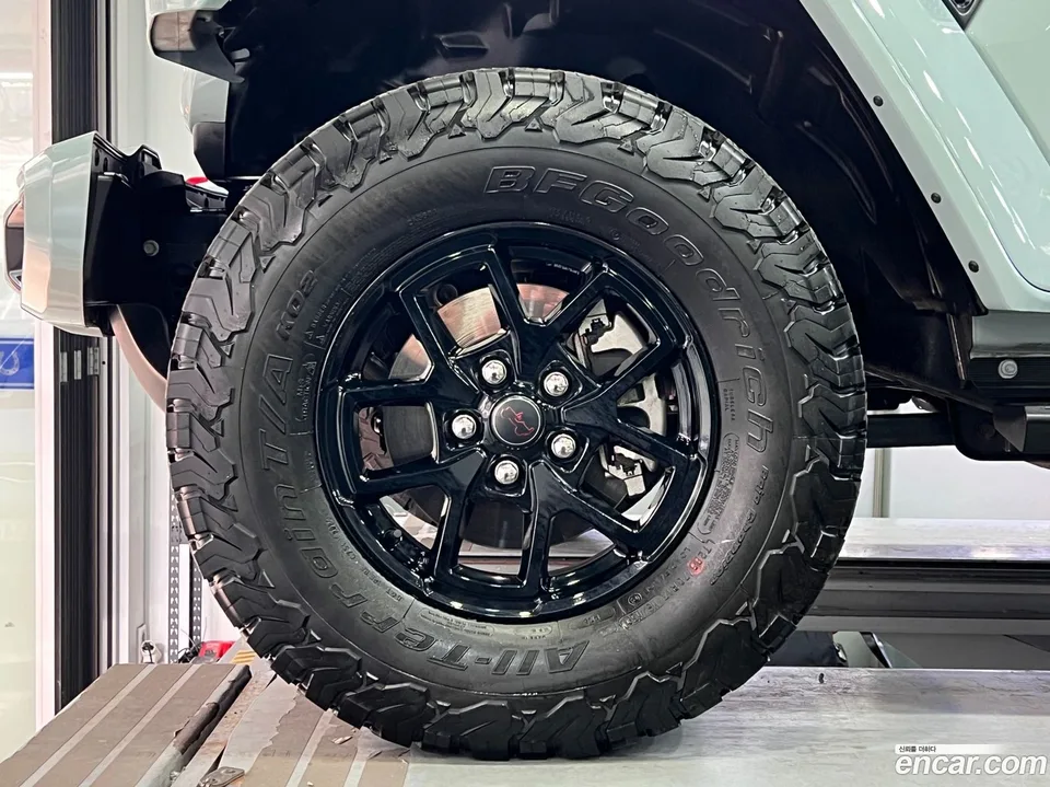 Jeep Wrangler 2.0 4 2024 — миниатюра 2