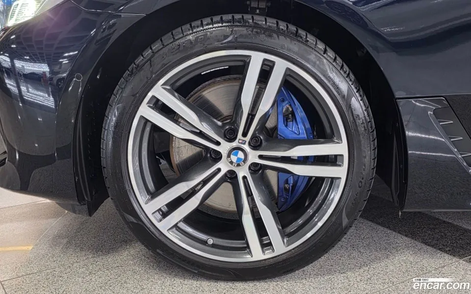 BMW 6 Series GT 630i xDrive M 2024 — миниатюра 5